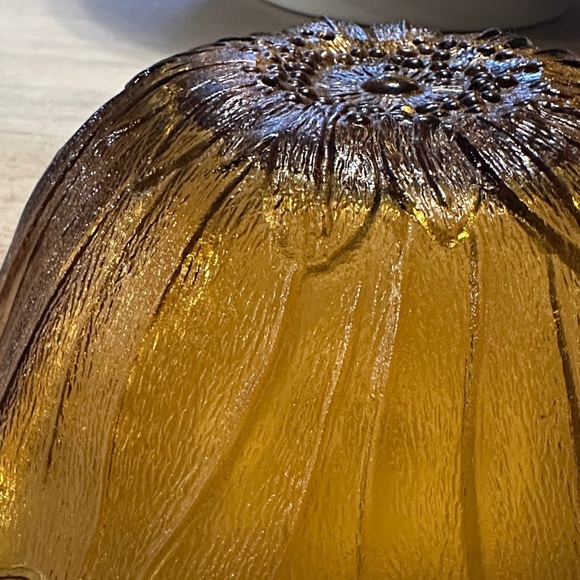 VINTAGE | Indiana Glass Amber Sunflower Bowl, Marigold Carnival Glass 7” 1930’s - Picture 9 of 11
